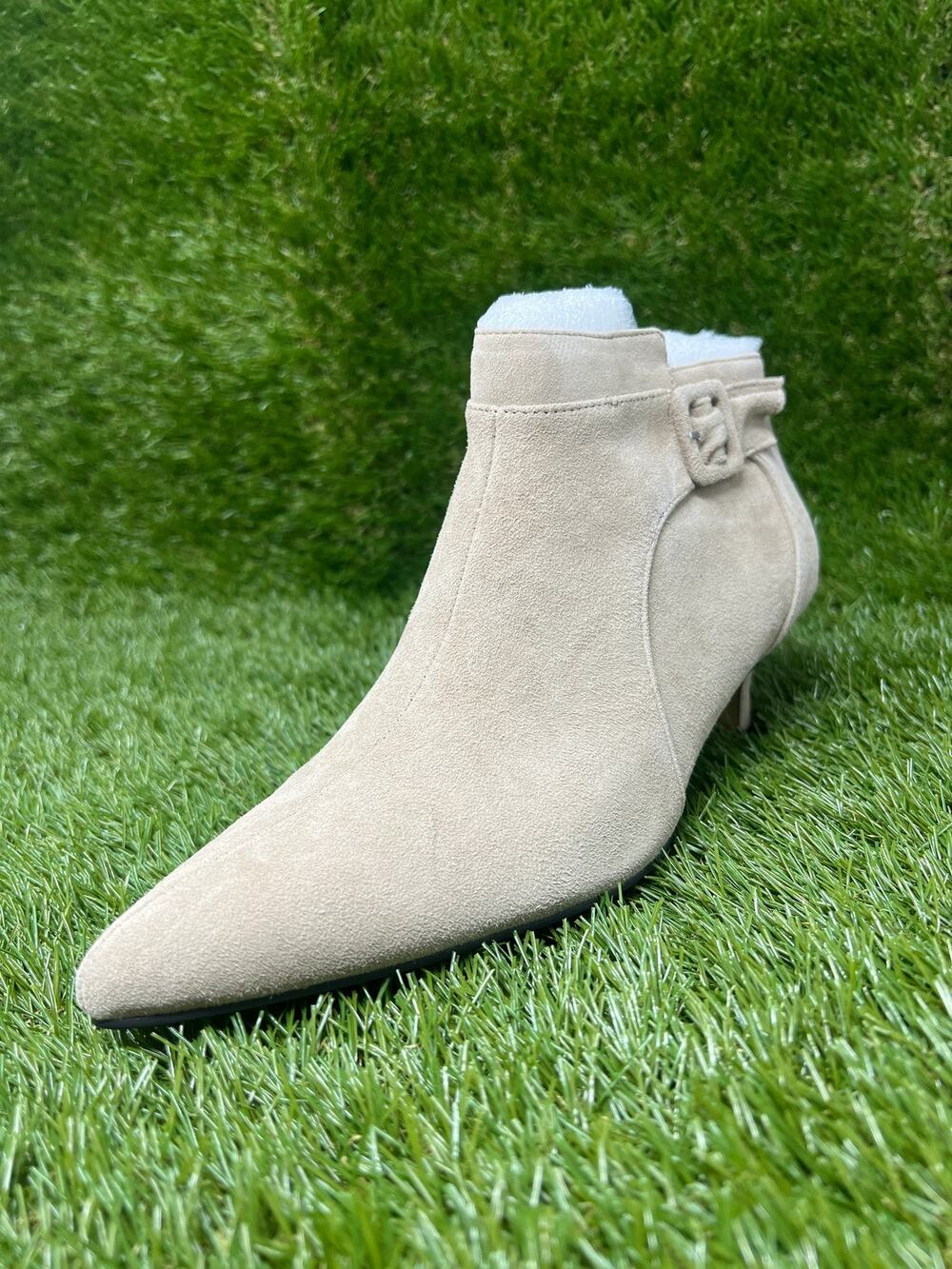 Bella Vita Women's 8.5M Bindi Almond Beige Leather Ankle Boot